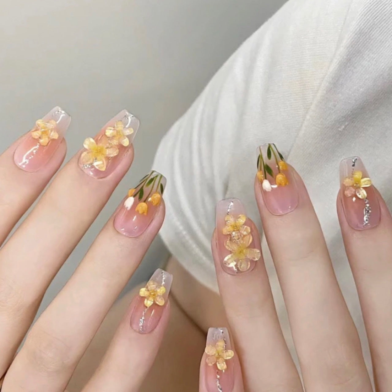 [Tulip Sea] Handmade, popular on Xiaohongshu, light luxury, high-end, medium-long length, wholesale gel nail tips, wearable fake nails