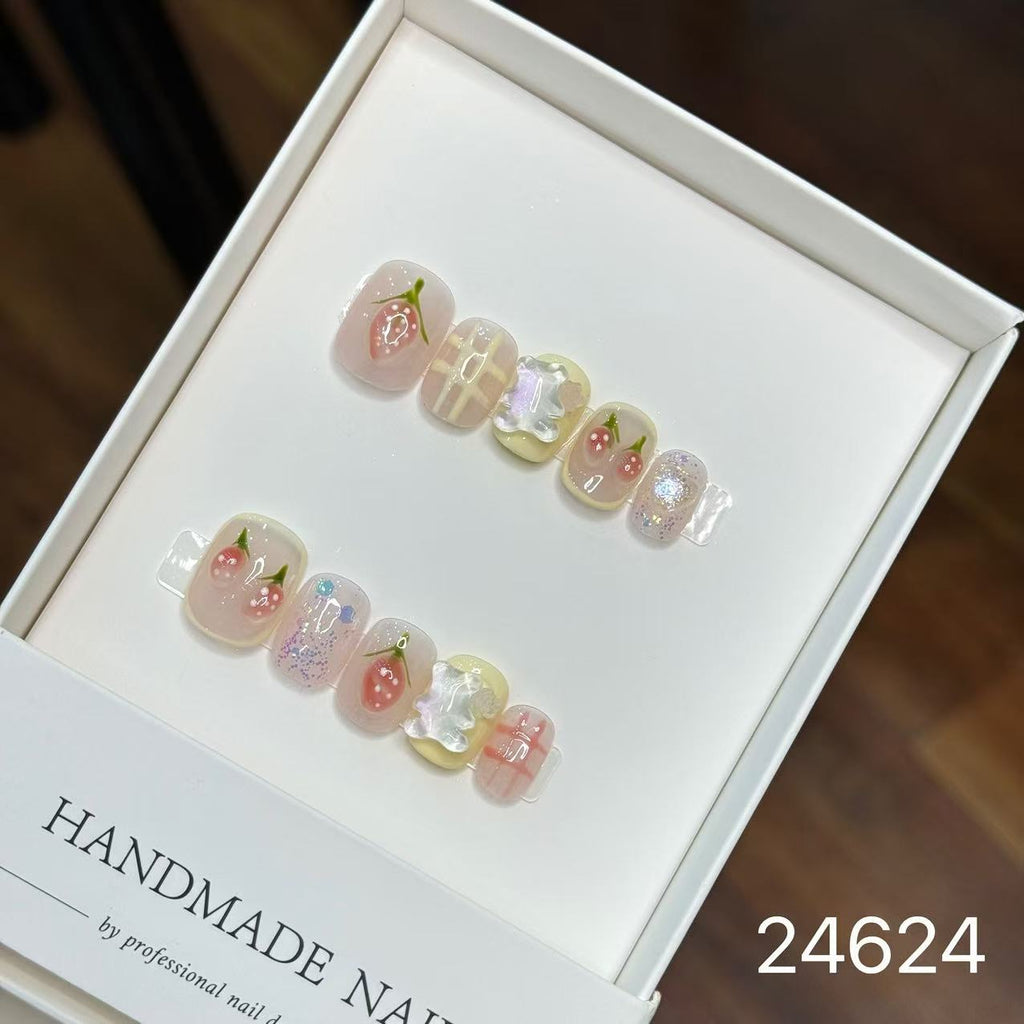 Handmade Long False Nails with a High-End Look, Enhancing Skin Tone, Popular Cat-Eye Style, Luxurious Manicure