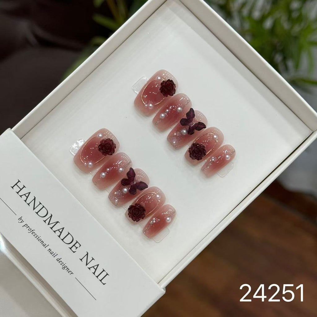 Handmade Long False Nails with a High-End Look, Enhancing Skin Tone, Popular Cat-Eye Style, Luxurious Manicure