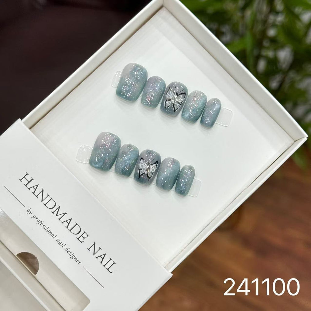 Handmade Long False Nails with a High-End Look, Enhancing Skin Tone, Popular Cat-Eye Style, Luxurious Manicure