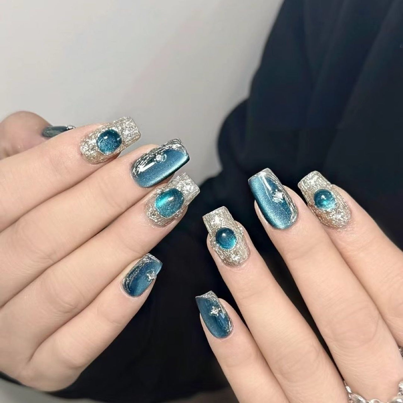 Blue Buccellati French-style light luxury, flattering and versatile, purely handmade press-on nails, wholesale, same style as on Douyin