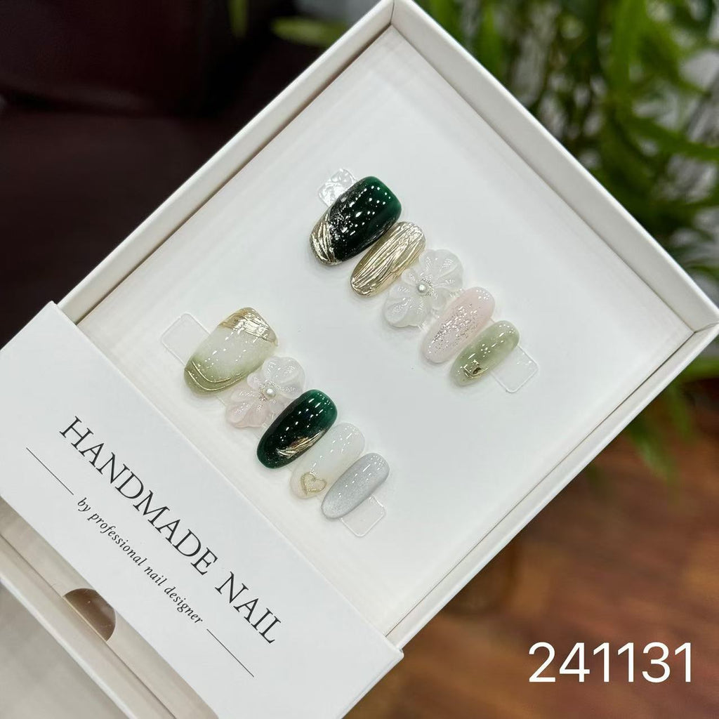 Handmade Long False Nails with a High-End Look, Enhancing Skin Tone, Popular Cat-Eye Style, Luxurious Manicure