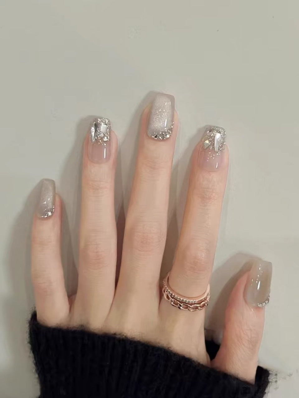[Half Moon Curve] Flashing Light Therapy Whitening Cat Eye Rhinestones Purely Handmade Wearable Nails Manicure Handmade High-End Finished Products Wholesale