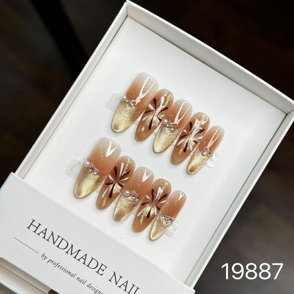 Handmade Long False Nails with a High-End Look, Enhancing Skin Tone, Popular Cat-Eye Style, Luxurious Manicure