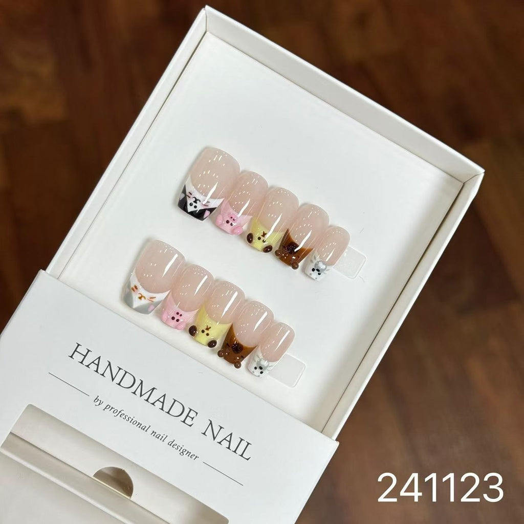 Handmade Long False Nails with a High-End Look, Enhancing Skin Tone, Popular Cat-Eye Style, Luxurious Manicure