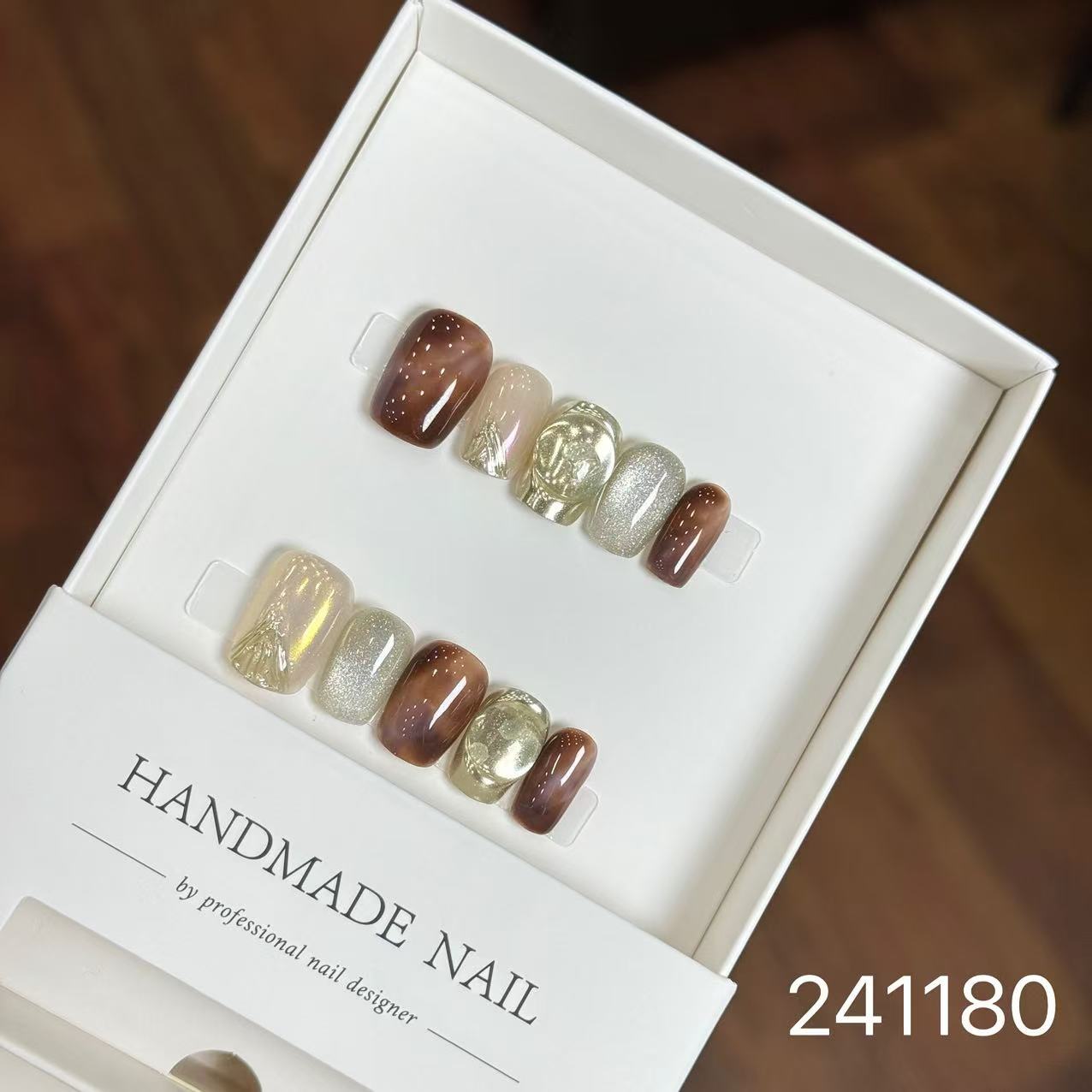 Handmade Long False Nails with a High-End Look, Enhancing Skin Tone, Popular Cat-Eye Style, Luxurious Manicure