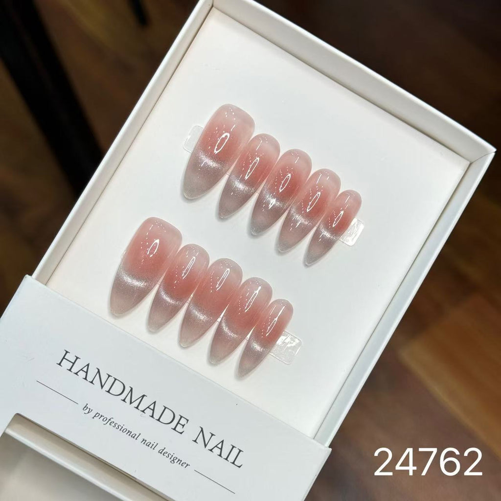 Handmade Long False Nails with a High-End Look, Enhancing Skin Tone, Popular Cat-Eye Style, Luxurious Manicure