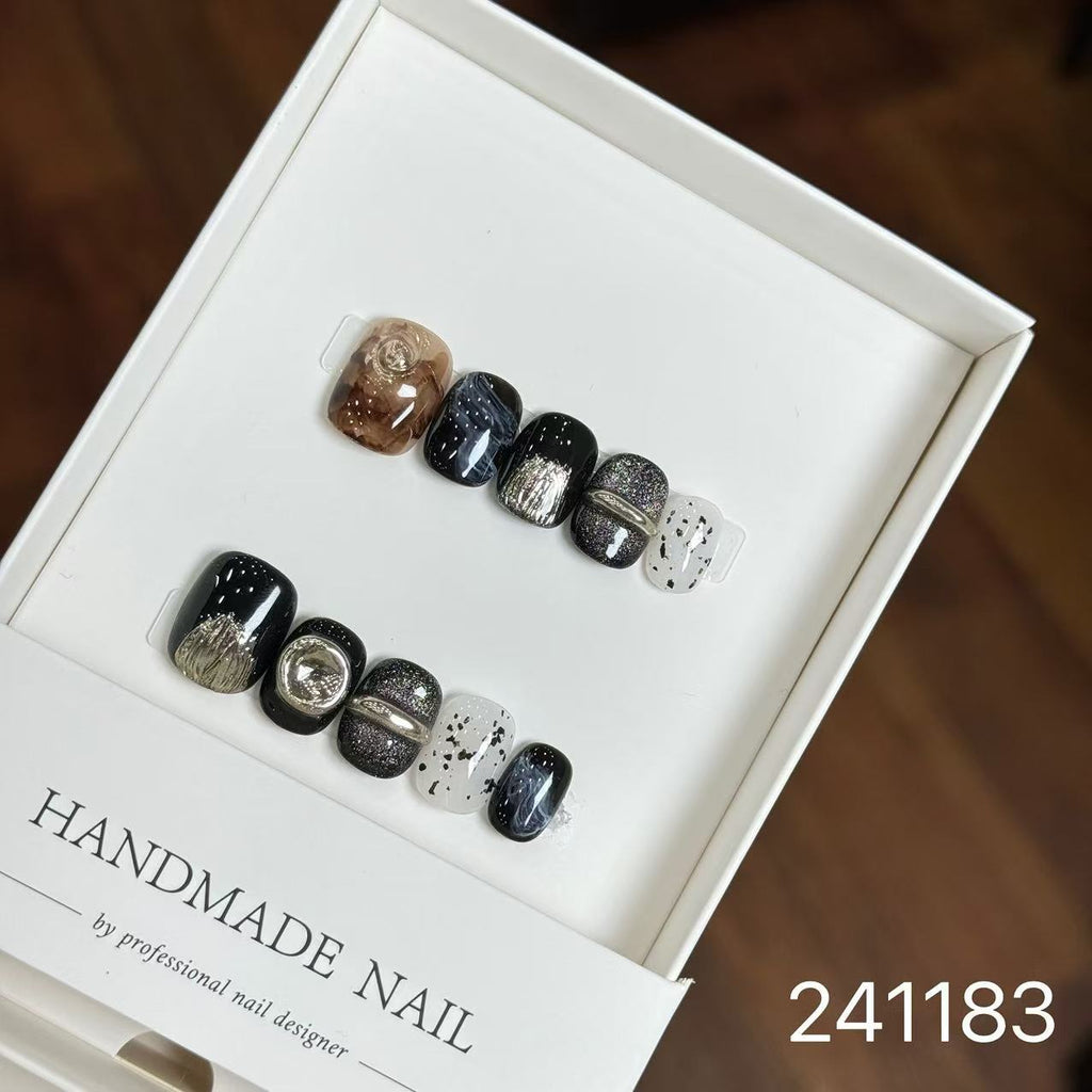 Handmade Long False Nails with a High-End Look, Enhancing Skin Tone, Popular Cat-Eye Style, Luxurious Manicure